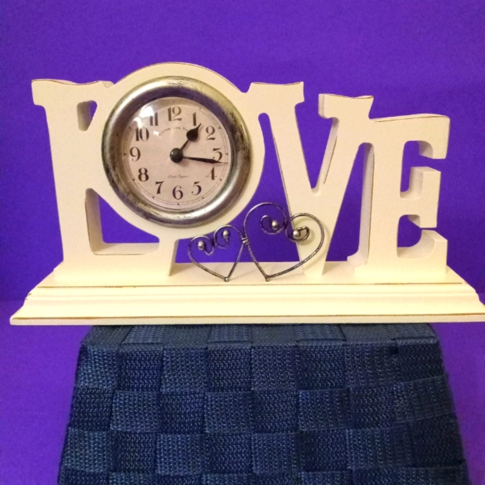 Edinburg Desktop White LOVE Clock